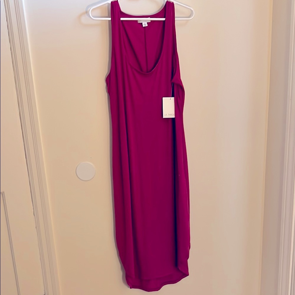 Elegant Magenta Sleeveless nightgown